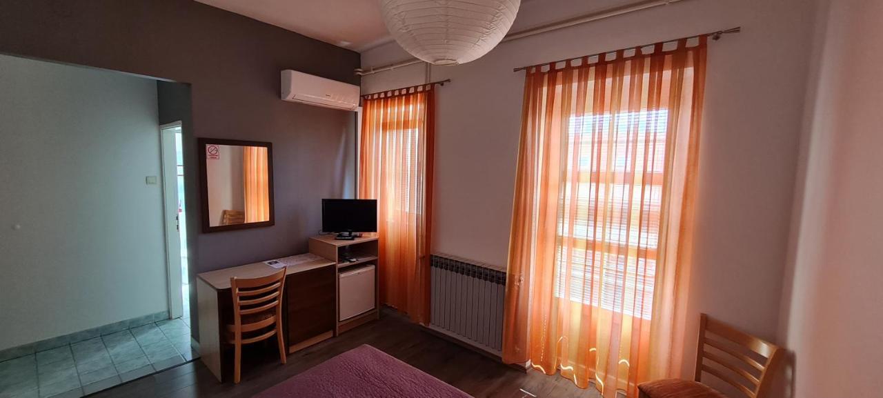 Rooms Lara ซาเกร็บ ภายนอก รูปภาพ